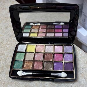 Multi-Color Eyeshadow Palette